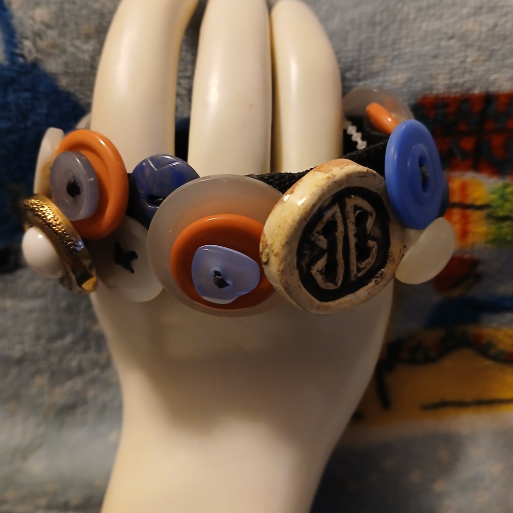 Vintage Handmade Buttpn Bracelet Pretty Vintage Buttona